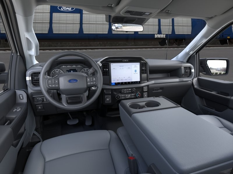 Ford F-150 Vehicle Full-screen Gallery Image 11
