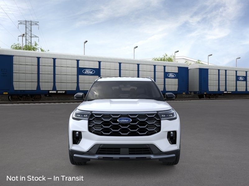 Ford Explorer Vehicle Full-screen Gallery Image 08