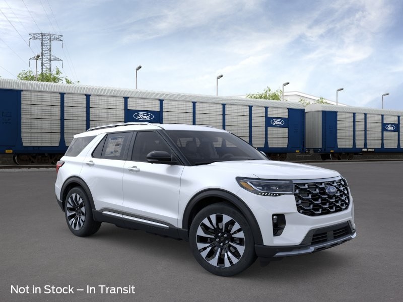 Ford Explorer Vehicle Full-screen Gallery Image 09