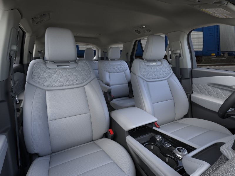 Ford Explorer Vehicle Full-screen Gallery Image 12
