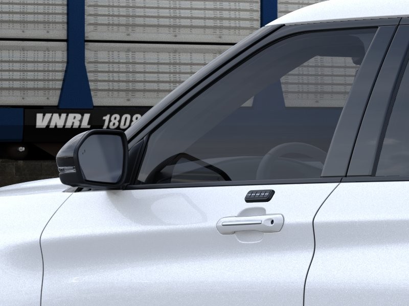 Ford Explorer Vehicle Full-screen Gallery Image 22