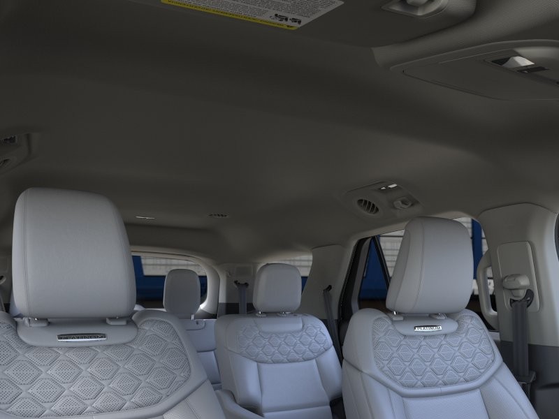 Ford Explorer Vehicle Full-screen Gallery Image 24
