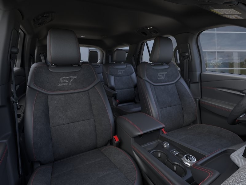 Ford Explorer Vehicle Full-screen Gallery Image 12