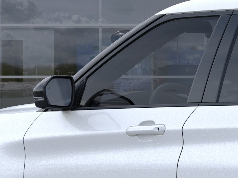 Ford Explorer Vehicle Full-screen Gallery Image 22