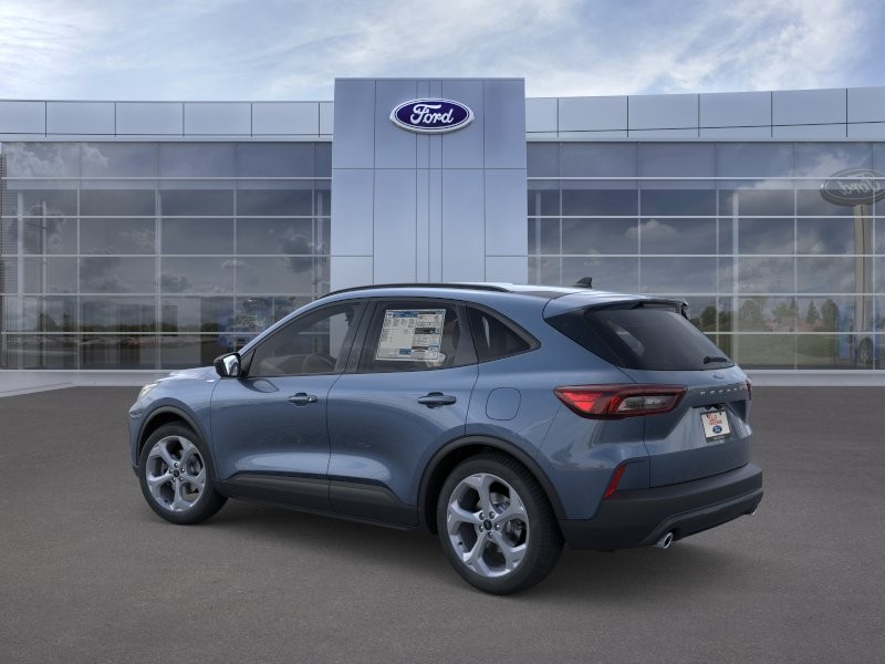 Ford Escape Vehicle Full-screen Gallery Image 05