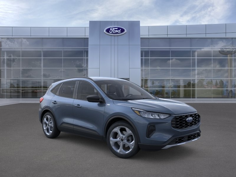 Ford Escape Vehicle Full-screen Gallery Image 09