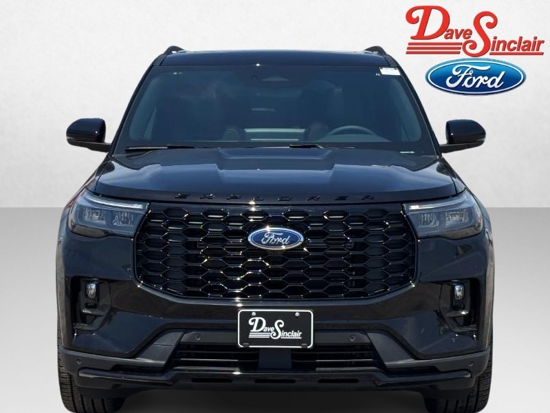 Ford Explorer Vehicle Full-screen Gallery Image 02