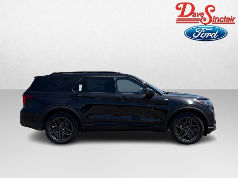 Ford Explorer Vehicle Full-screen Gallery Image 05