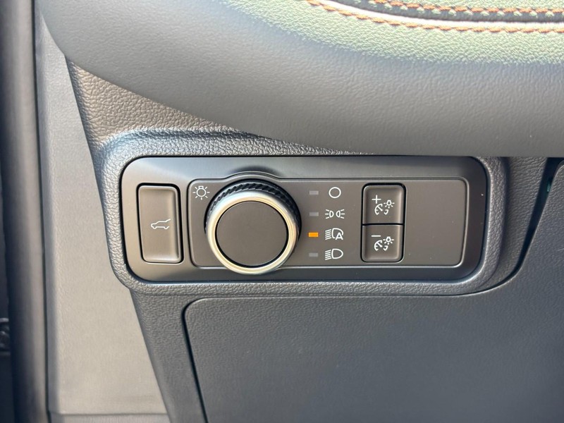 Ford Explorer Vehicle Full-screen Gallery Image 19