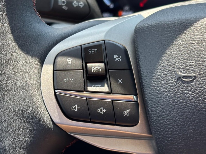 Ford Explorer Vehicle Full-screen Gallery Image 20