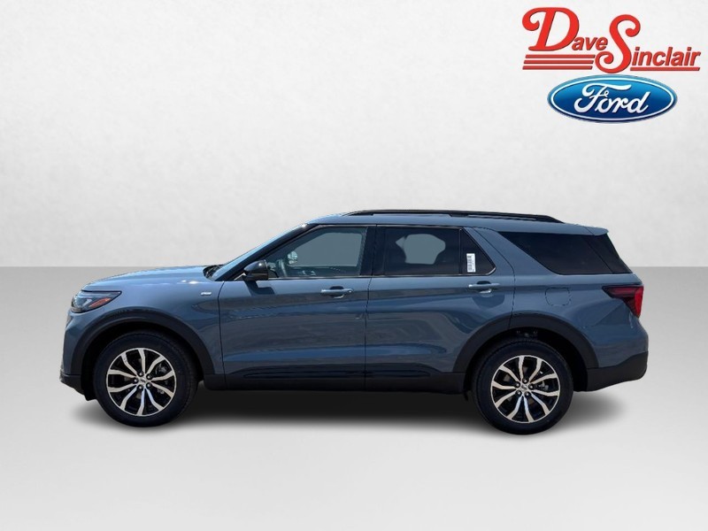 Ford Explorer Vehicle Full-screen Gallery Image 10
