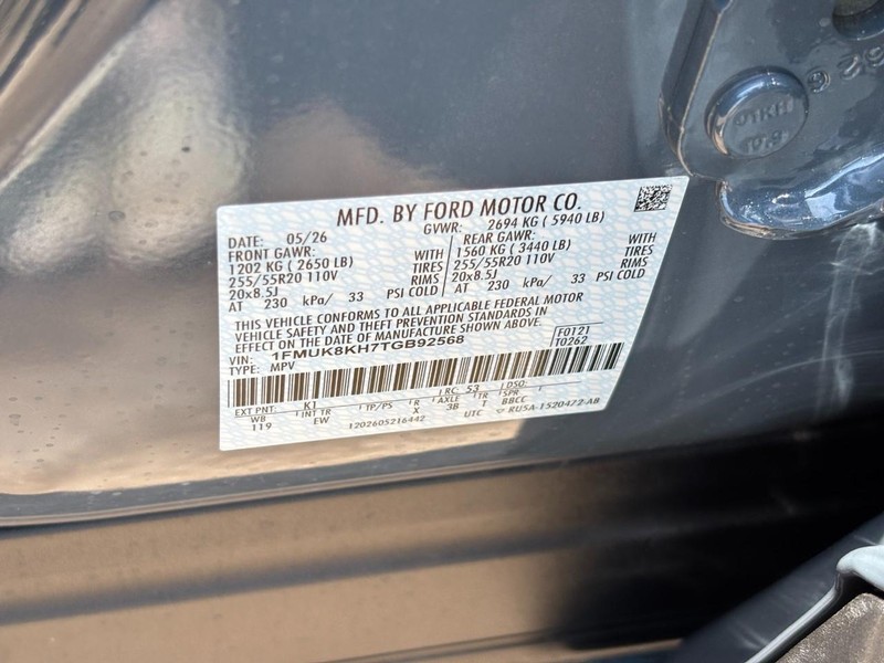 Ford Explorer Vehicle Full-screen Gallery Image 25