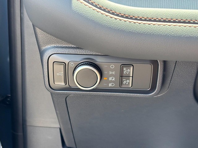 2026 Ford Explorer Active thumbnail image 17