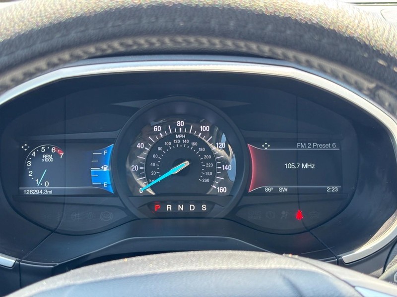 Ford Edge Vehicle Full-screen Gallery Image 21
