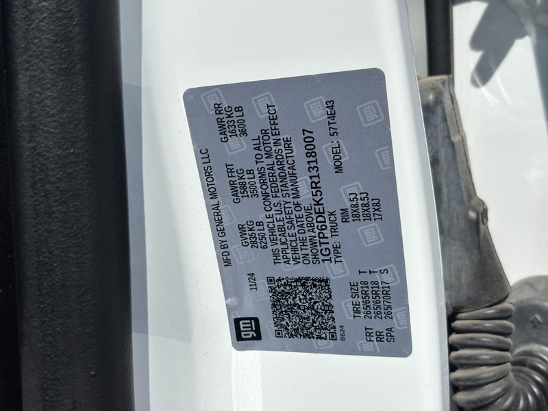 GMC Canyon Vehicle Image 24
