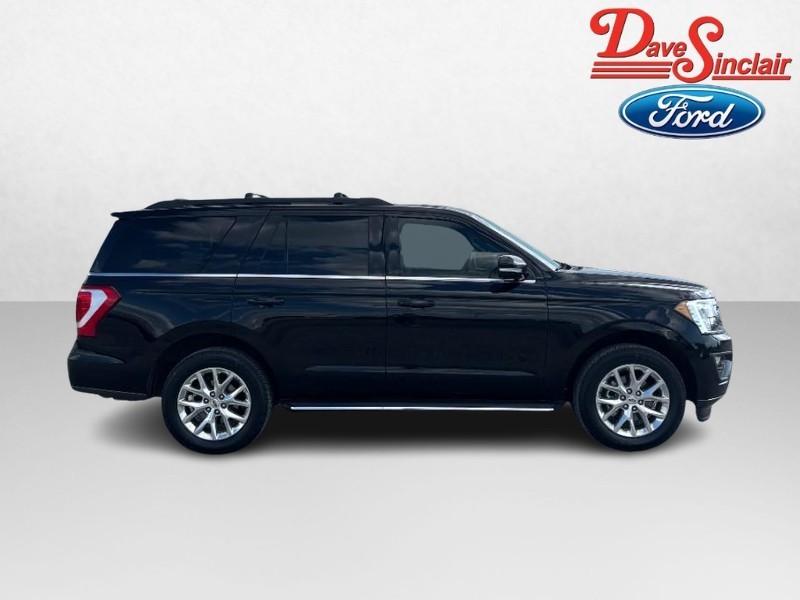 Ford Expedition Vehicle Full-screen Gallery Image 05