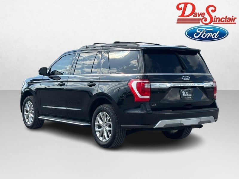 Ford Expedition Vehicle Full-screen Gallery Image 09