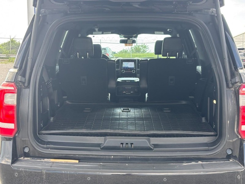 Ford Expedition Vehicle Full-screen Gallery Image 11