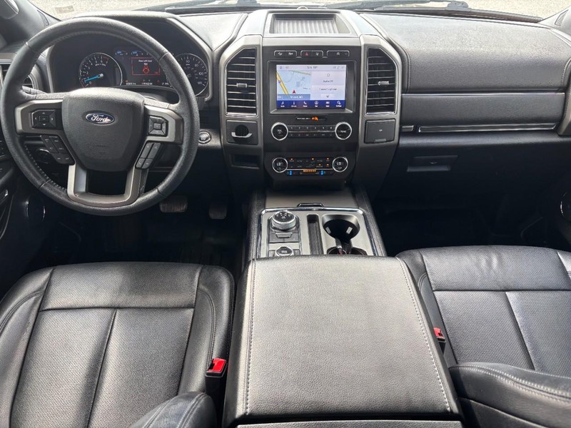 Ford Expedition Vehicle Full-screen Gallery Image 16