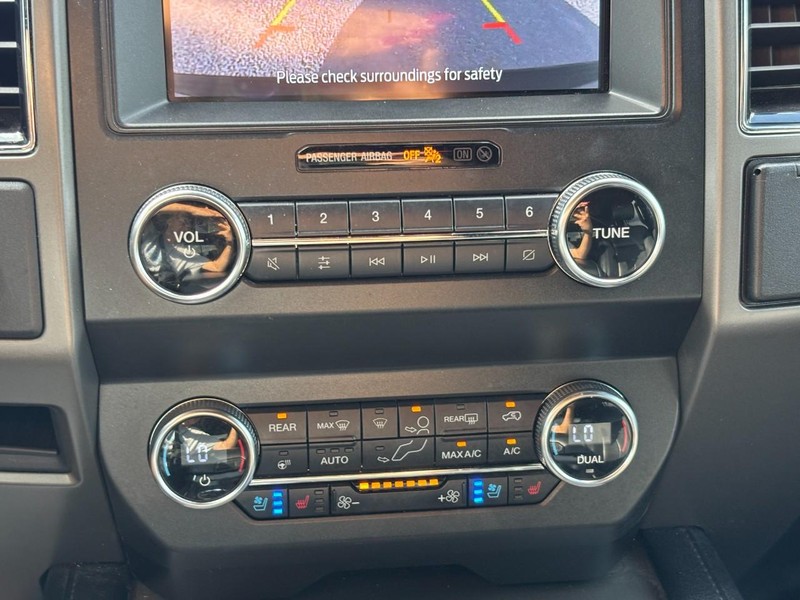 Ford Expedition Vehicle Full-screen Gallery Image 27