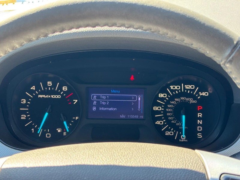 Ford Edge Vehicle Full-screen Gallery Image 21