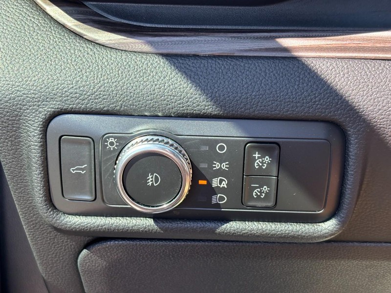 Ford Explorer Vehicle Full-screen Gallery Image 20