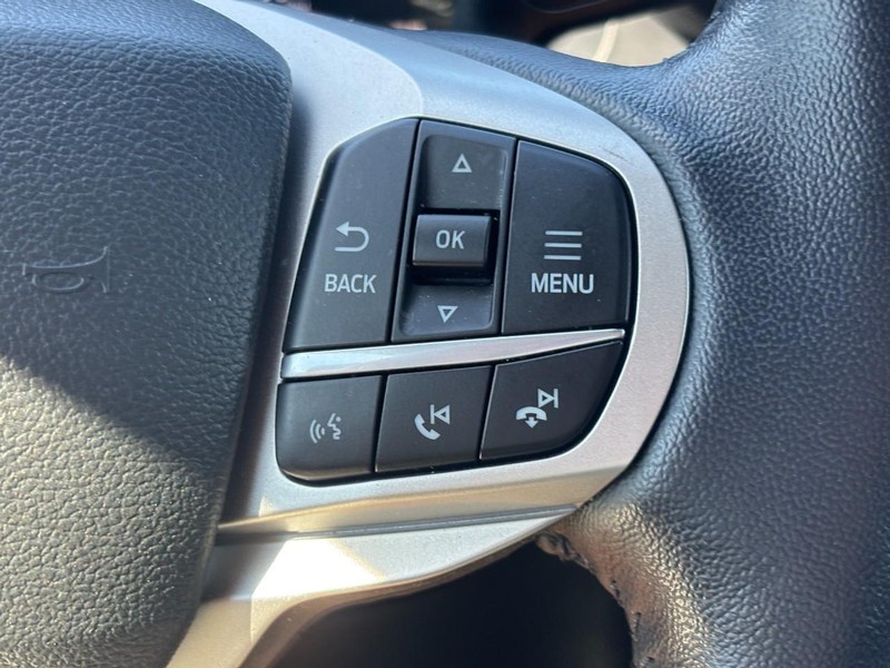 Ford Explorer Vehicle Full-screen Gallery Image 22