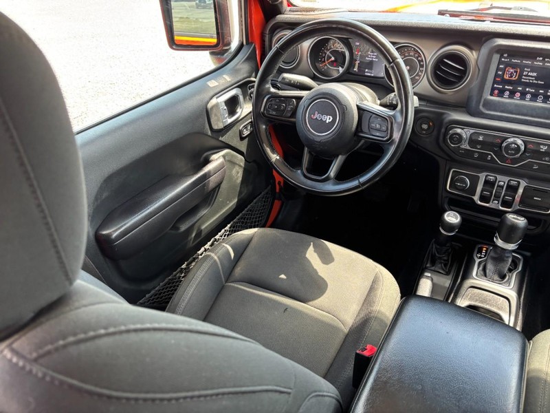 Jeep Wrangler Unlimited Vehicle Image 14