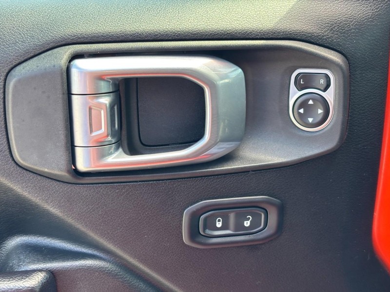 Jeep Wrangler Unlimited Vehicle Image 18