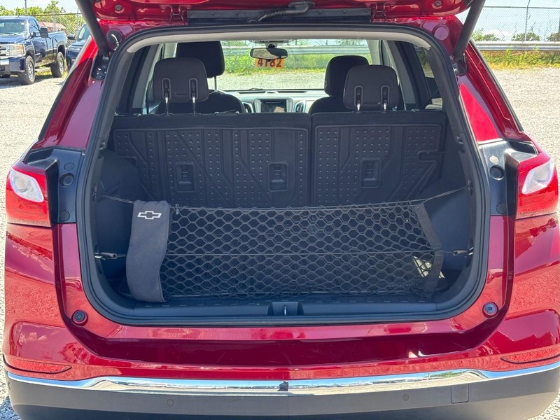 Chevrolet Equinox Vehicle Image 11