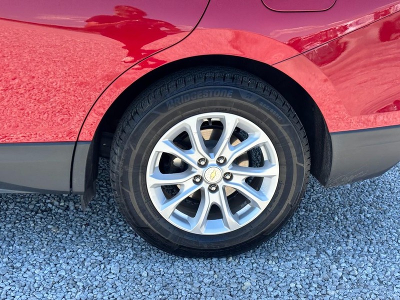 Chevrolet Equinox Vehicle Image 12