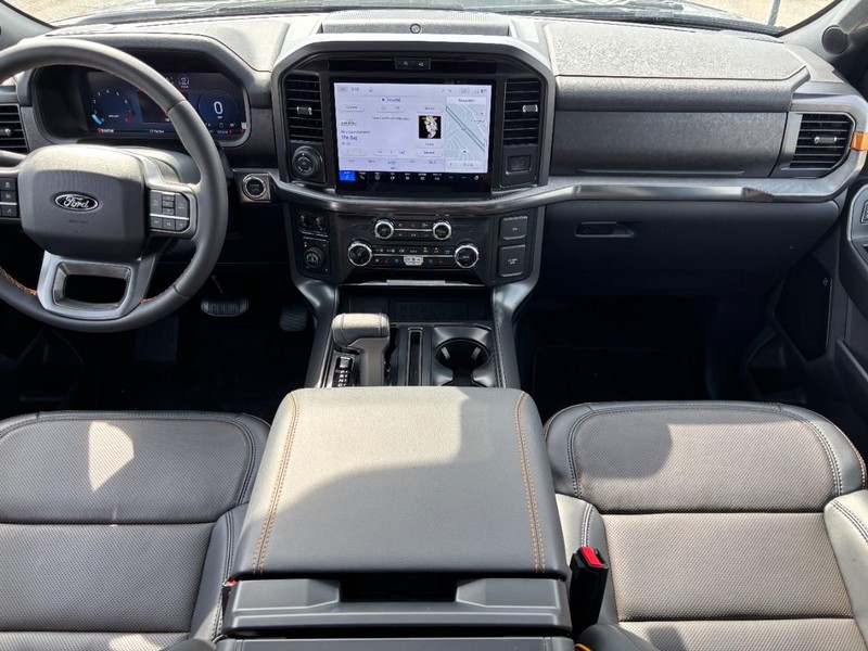 Ford F-150 Vehicle Full-screen Gallery Image 14
