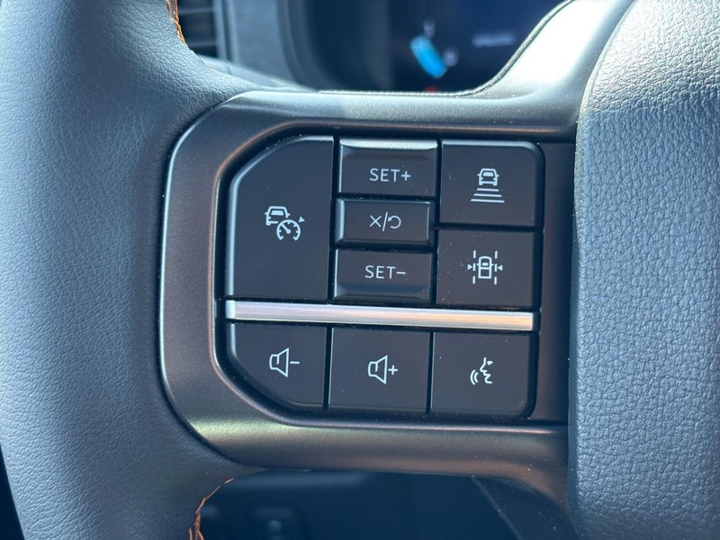 Ford F-150 Vehicle Full-screen Gallery Image 19
