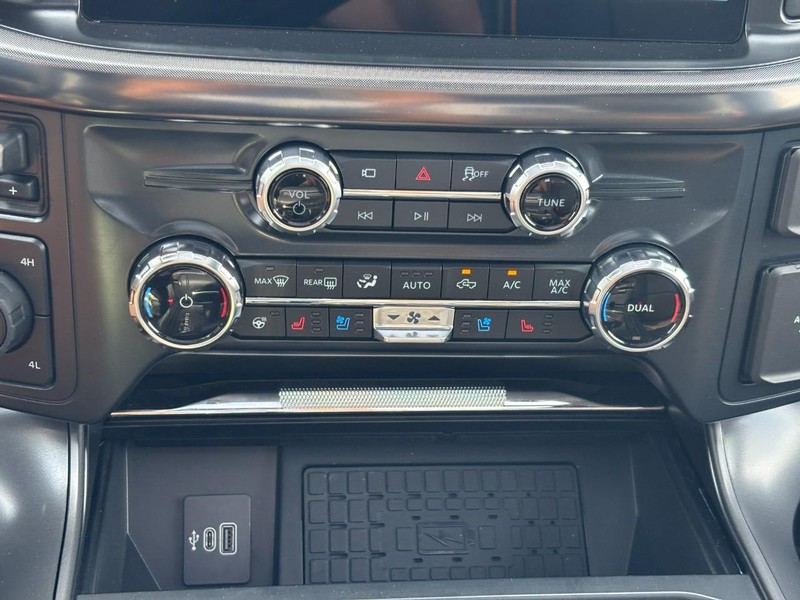 Ford F-150 Vehicle Full-screen Gallery Image 25