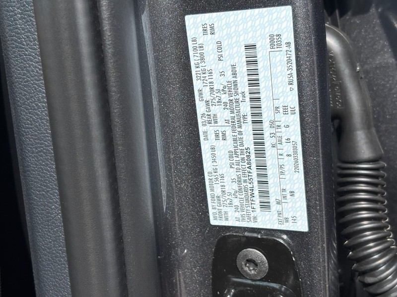 Ford F-150 Vehicle Full-screen Gallery Image 26