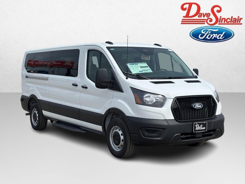 Ford Transit Passenger Wagon Vehicle Full-screen Gallery Image 04