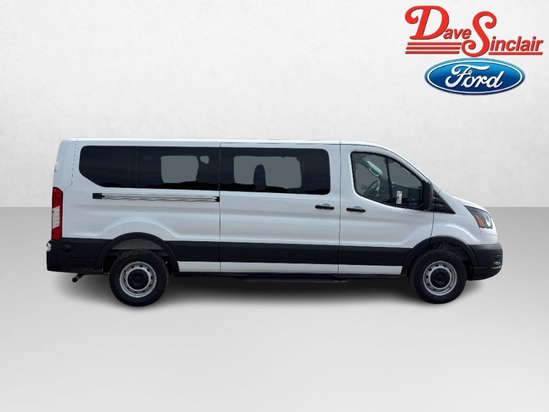 Ford Transit Passenger Wagon Vehicle Full-screen Gallery Image 05