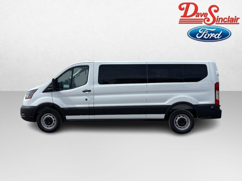 Ford Transit Passenger Wagon Vehicle Full-screen Gallery Image 10