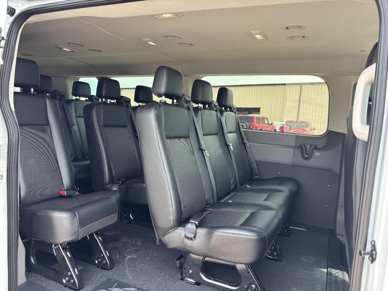 Ford Transit Passenger Wagon Vehicle Full-screen Gallery Image 14
