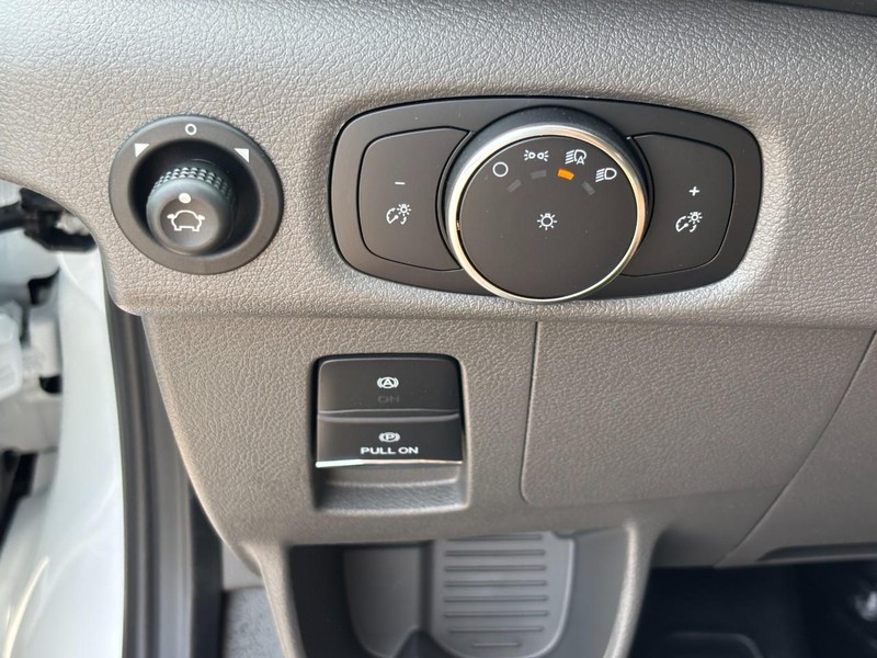 Ford Transit Passenger Wagon Vehicle Full-screen Gallery Image 20