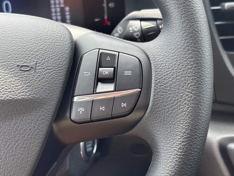 Ford Transit Passenger Wagon Vehicle Full-screen Gallery Image 22