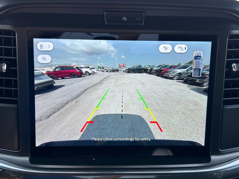Ford F-150 Vehicle Full-screen Gallery Image 23