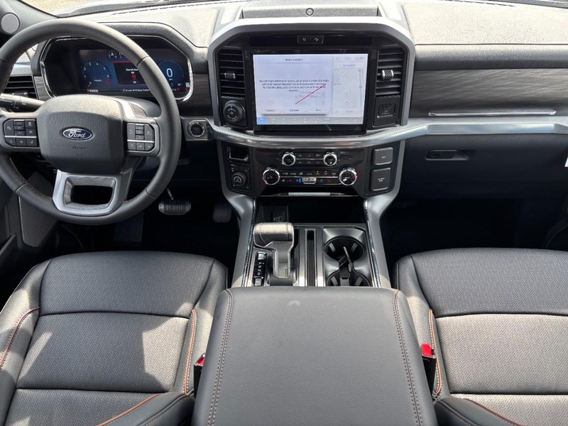 Ford F-150 Vehicle Full-screen Gallery Image 14