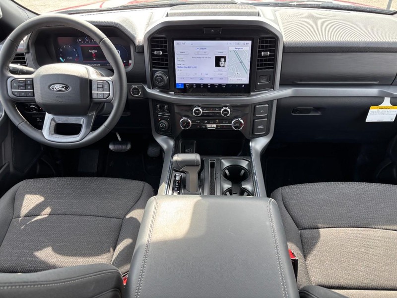 Ford F-150 Vehicle Full-screen Gallery Image 14