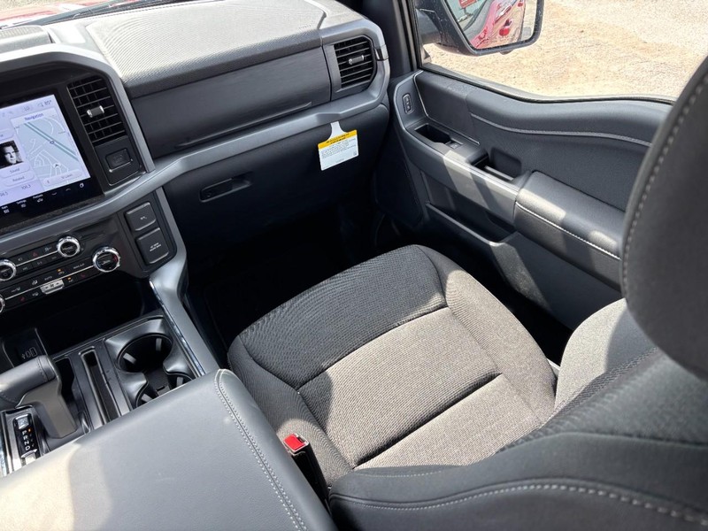 Ford F-150 Vehicle Full-screen Gallery Image 15