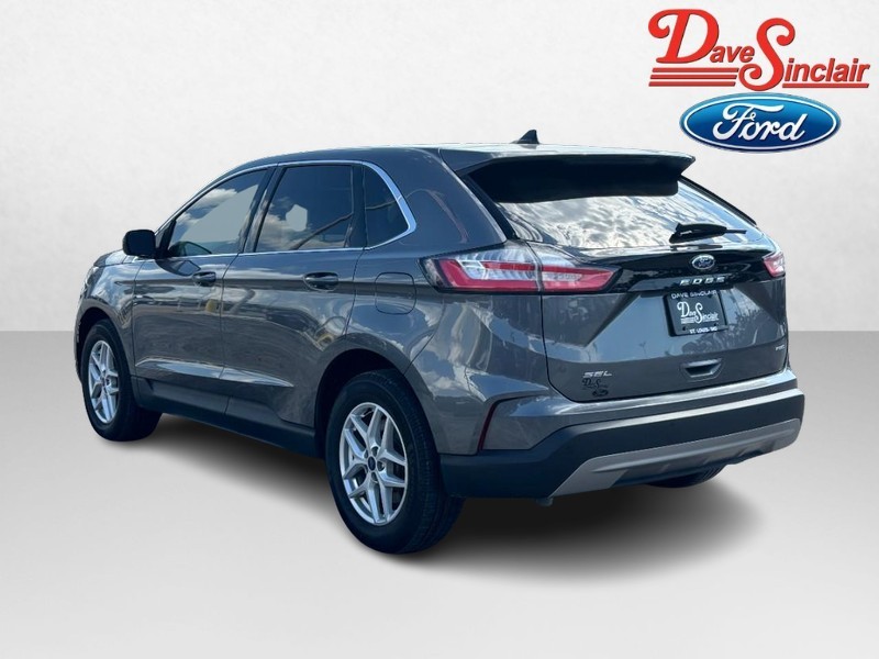 Ford Edge Vehicle Full-screen Gallery Image 09