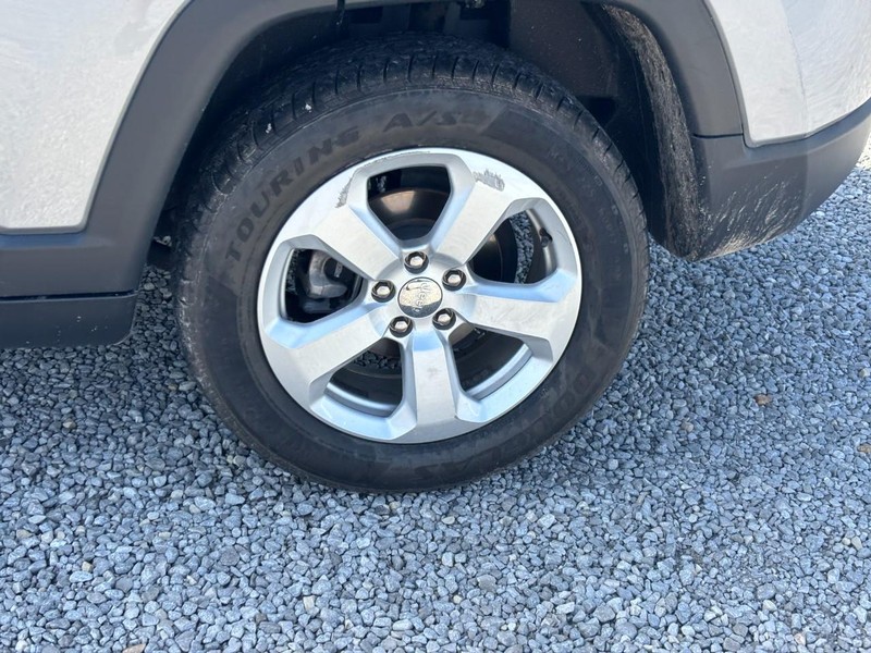 Jeep Compass Vehicle Image 12