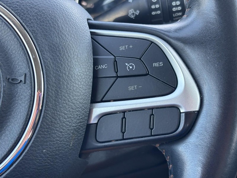 Jeep Compass Vehicle Image 20