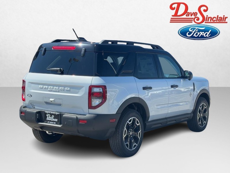 Ford Bronco Sport Vehicle Full-screen Gallery Image 07