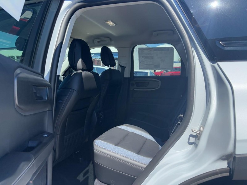 Ford Bronco Sport Vehicle Full-screen Gallery Image 12